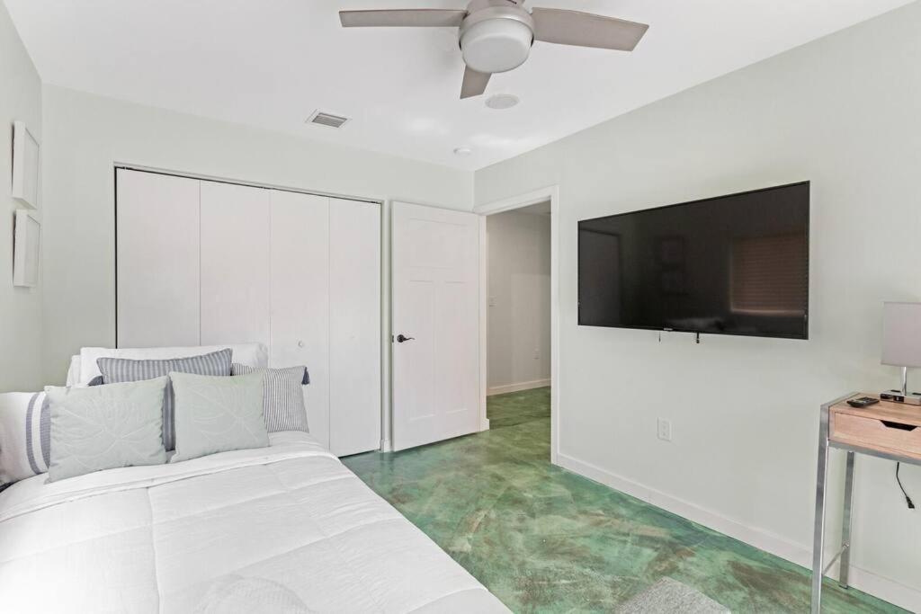 Heated Pool I Soundproof Home I Firepit I 630Mbps Hollywood Esterno foto
